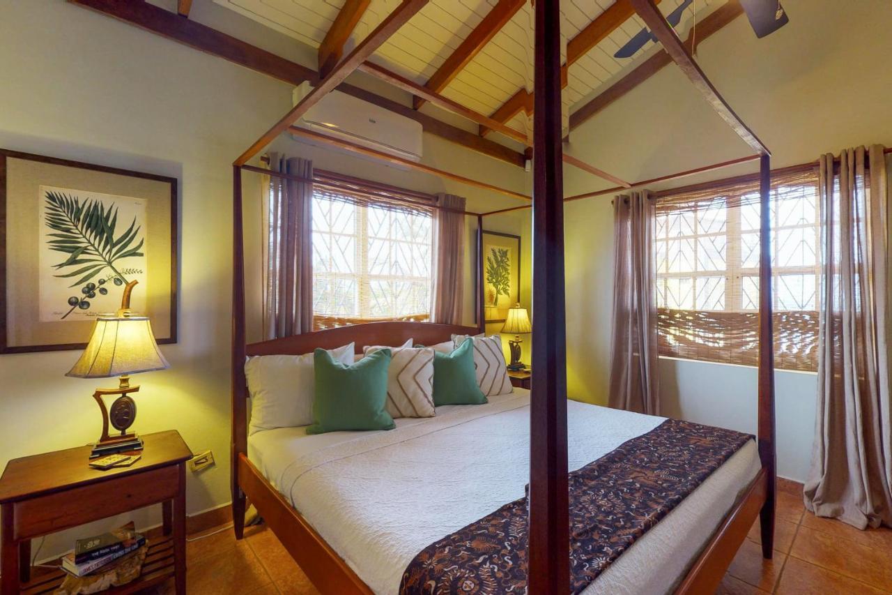 Mirasol VillaPlacencia エクステリア 写真